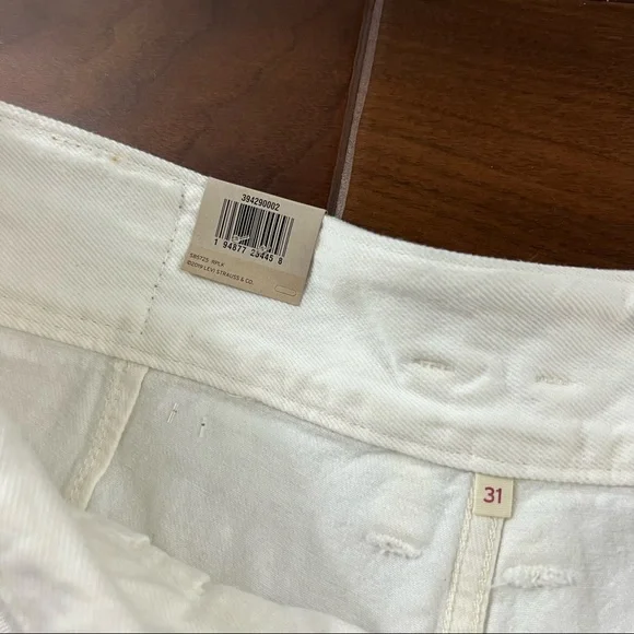 Levi's Size 31 Clean Sweep High Rise Mom Shorts - Picture 5 of 9